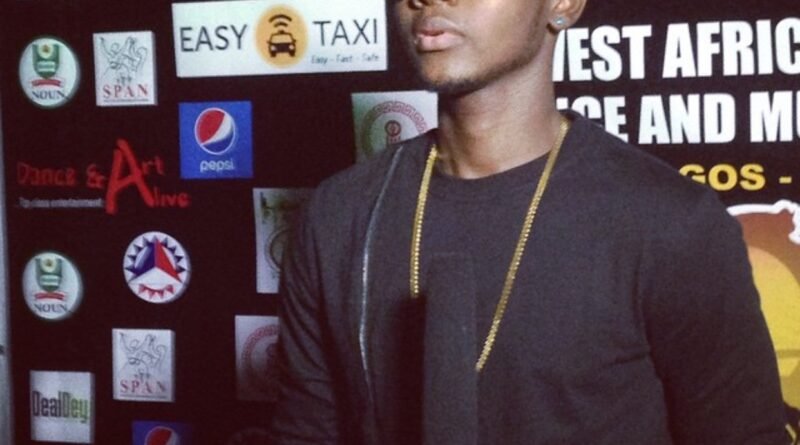 Kizz Daniel at an awards show